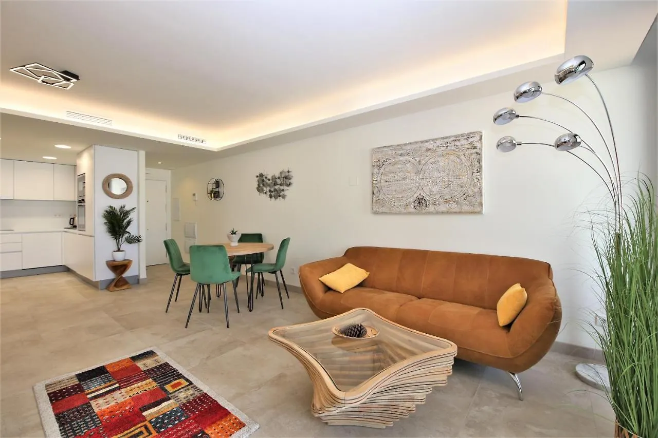 Estepona Centre Luxury Apartment Hada